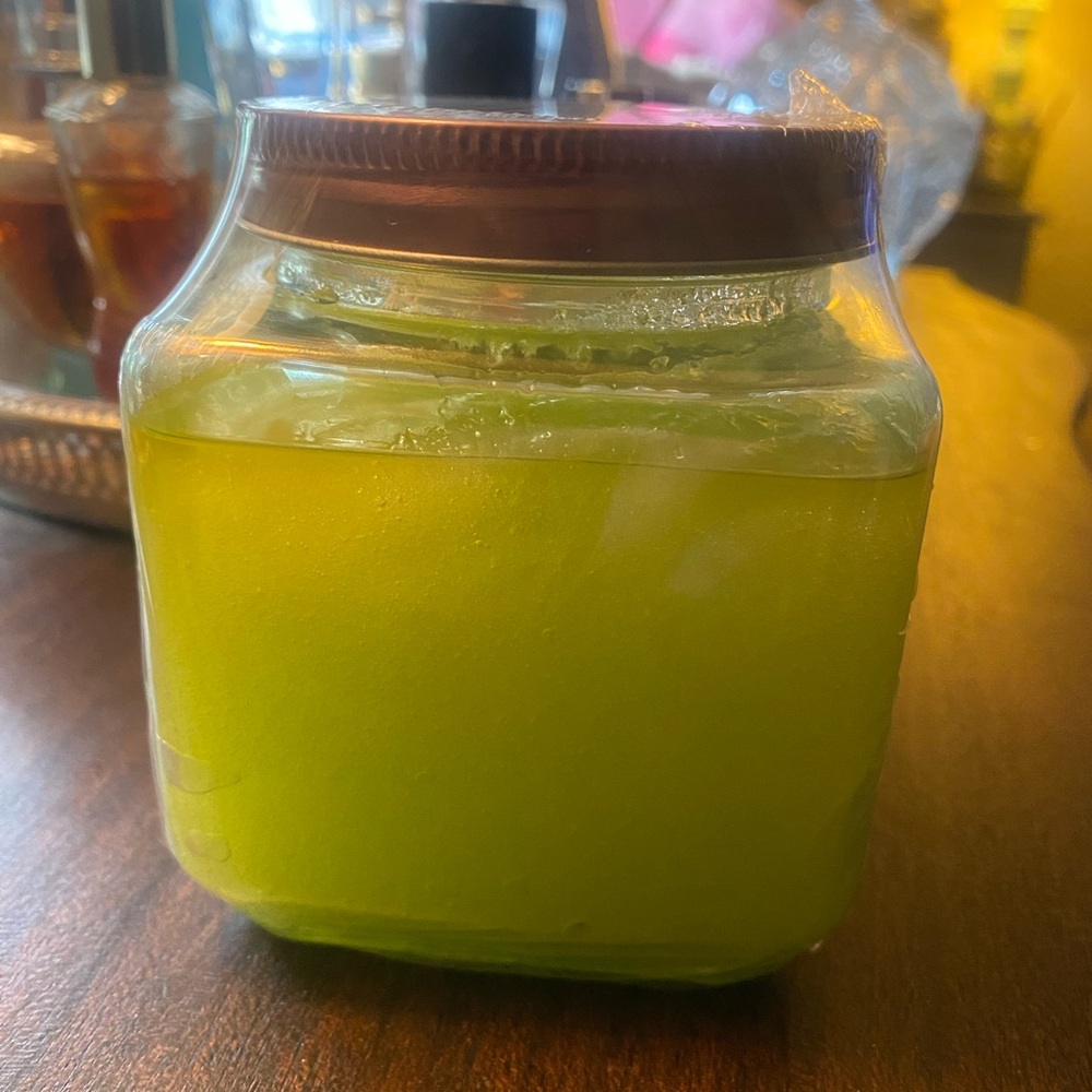 NWOT Lime Sugar Scrub 20oz,  Shea and Jojoba oil, smells amazing, PRICE FIRM